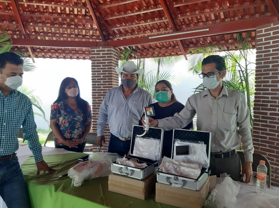 Ediles de la Mixteca donan equipo Covid al Hospital de Izúcar