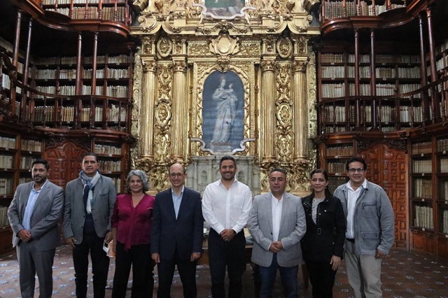 Equipo de Eduardo Rivera se reúne con alcaldes de Ecuador en Puebla