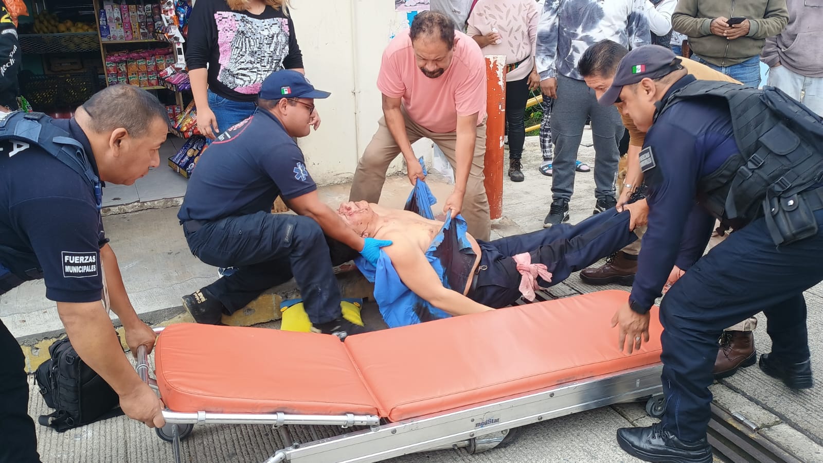 Navajean y casi matan a hombre en calles de Teziutlán