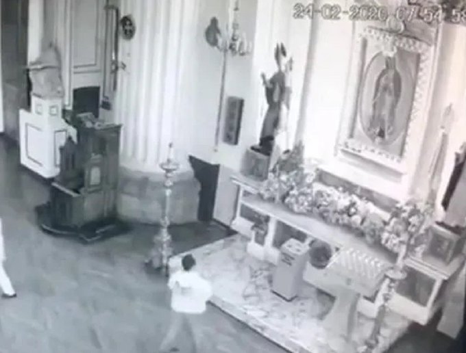 VIDEO Por falta de milagro y apedrea imagen de la Virgen de Guadalupe