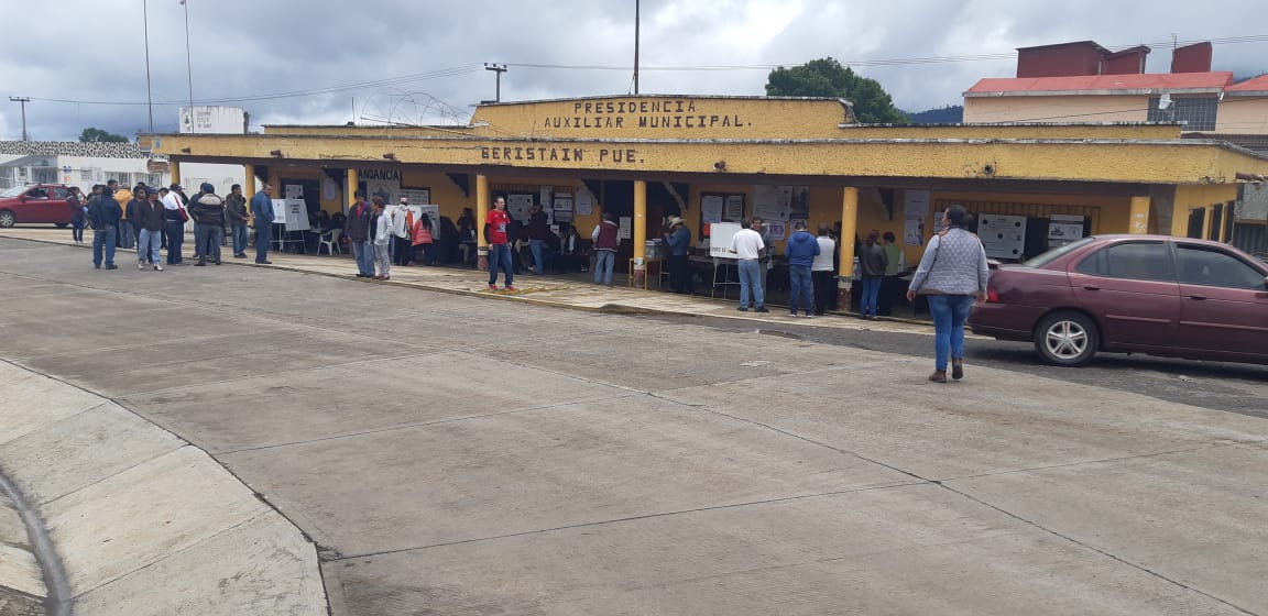 Rafaguean escuela Francisco Márquez en Ahuazotepec