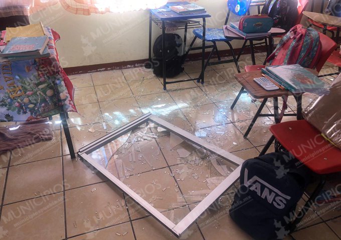 Suspenden clases para revisar escuelas en Tepeaca tras explosión
