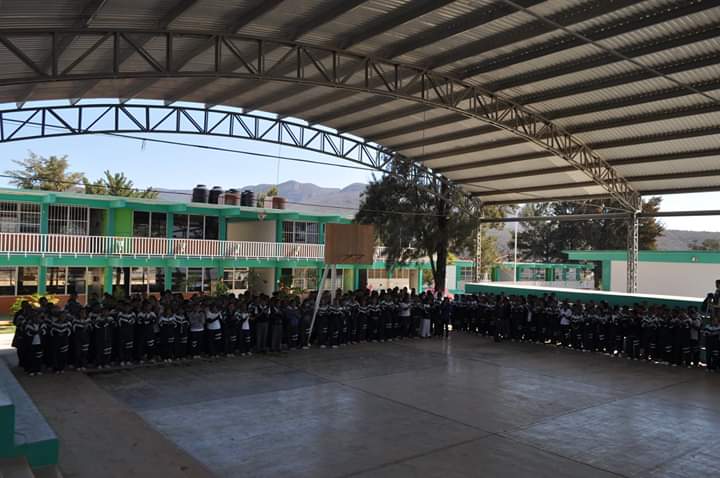 Gastan recursos de escuela en pelea de lucha libre en Tehuacán