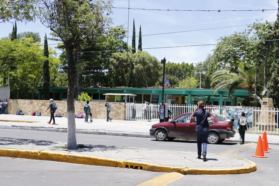 Acusan consumo y venta de sustancias ilícitas en secundaria de Tehuacán