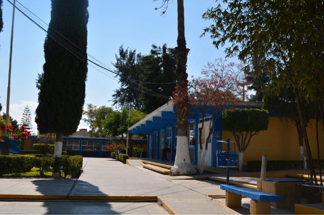 Padres de familia denuncian falta de transparencia en preparatoria de Tehuacán