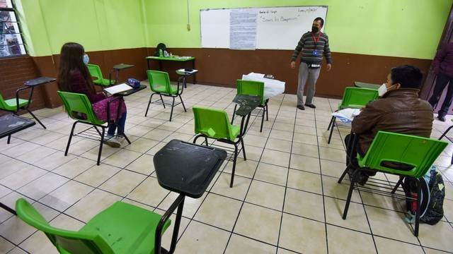 El gobierno de la 4T arremete nuevamente… contra la educación