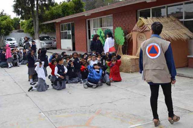 Escuelas presentan daños tras sismo en Teziutlán