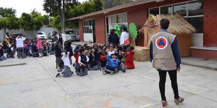 Hay 700 escuelas en Puebla que funcionan en inmuebles dañados