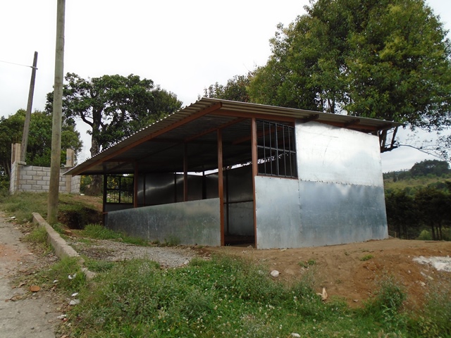 Sin agua y baños primaria de excelencia en Huauchinango