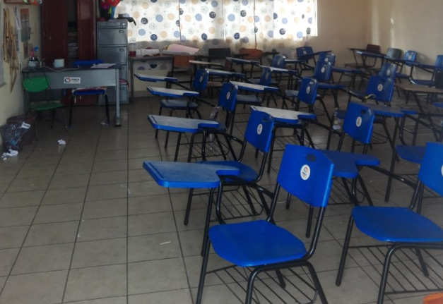 Roban primaria en San Salvador El Verde