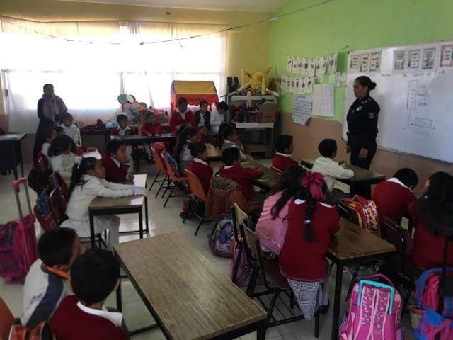 No se suspenden clases por explosión del volcán