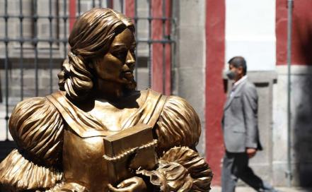 Personajes del corredor 5 de mayo acaparan miradas