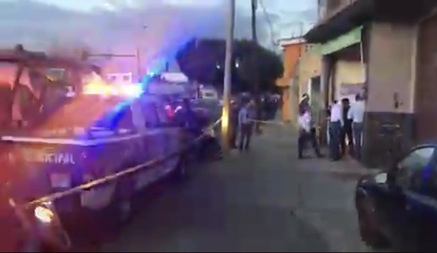 Hieren a 2 personas en asalto a dulcería La Esmeralda en Puebla