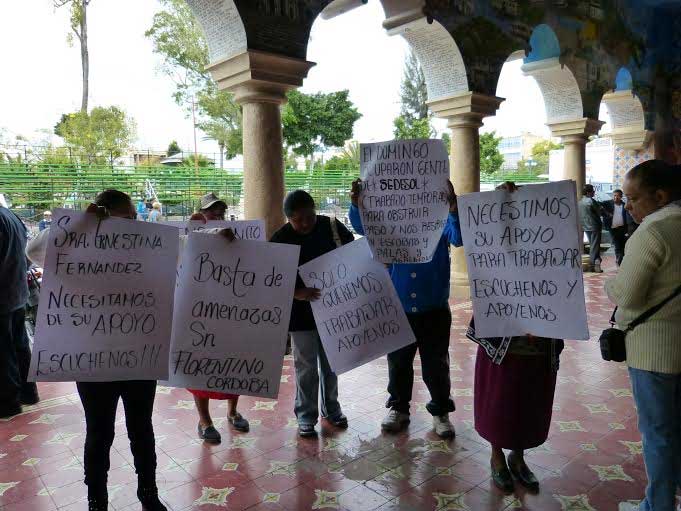 Comerciantes denuncian venta de espacios en calles de Tehuacán