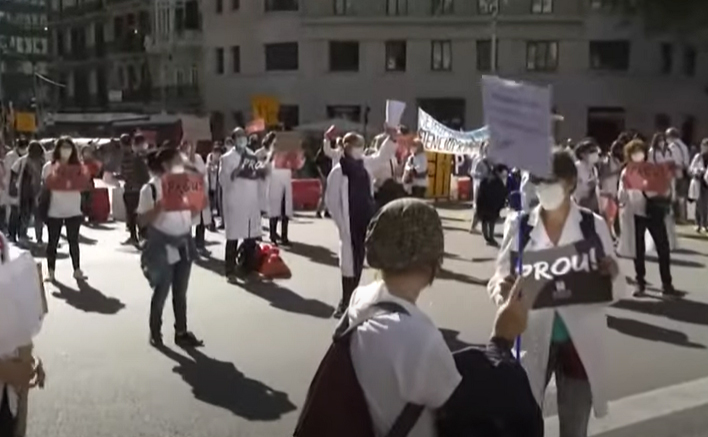 Médicos españoles se van a huelga por alza en casos covid