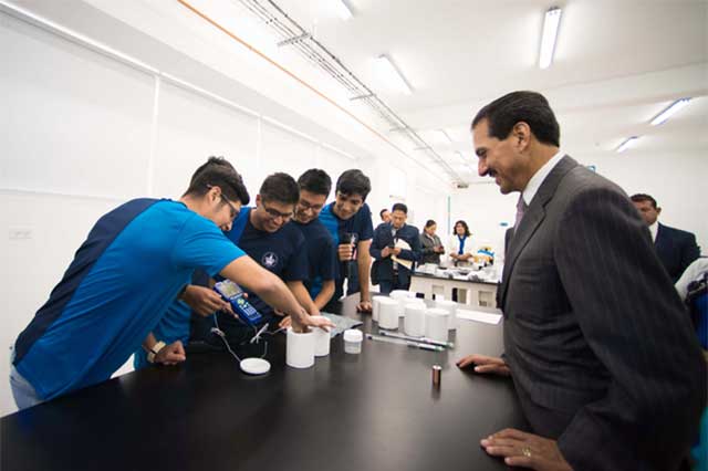 Con trabajo, talento y corazón, construimos la BUAP: Esparza