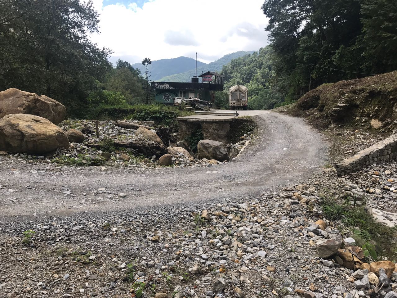 A un año de Earl, damnificados esperan casas en Sierra Norte de Puebla