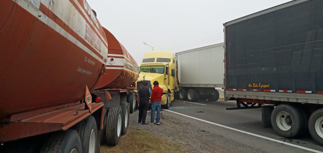 Carambola origina cierre en autopista Puebla-Orizaba