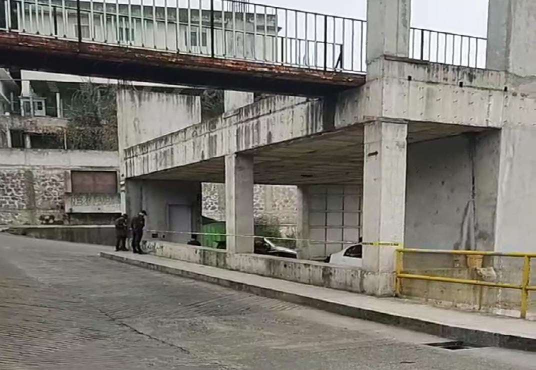 Muere mecánico en estacionamiento de Teziutlán