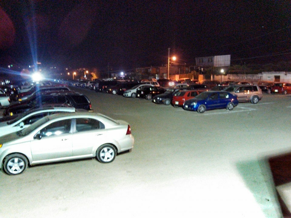 Denuncian cobros de 100 pesos para estacionarse junto a Villa Iluminada