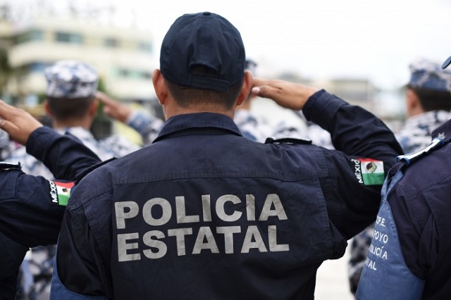 Ofrece Barbosa alza salarial superior a 2 dígitos a policías estatales