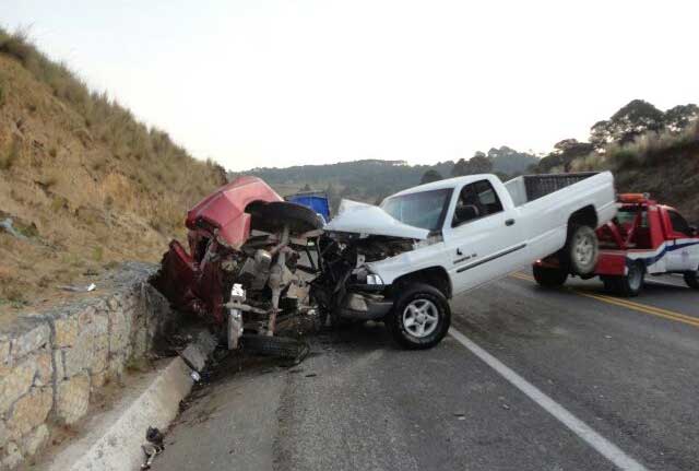 Camioneta se impacta en la Virreyes-Teziutlán