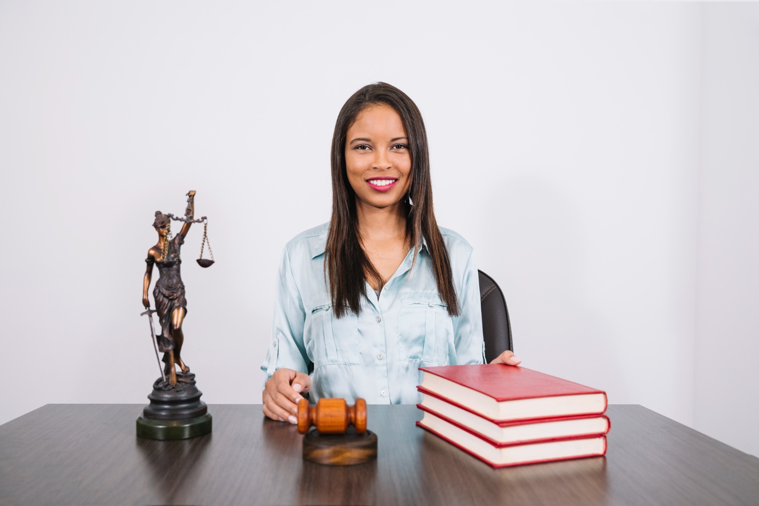 ¿Quieres estudiar la licenciatura en Derecho? Considera esto