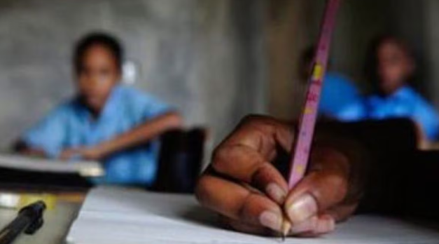 La única niña graduada en Copainalá, Chiapas, frente a la UNAM y el debate de eliminar el examen Comipems