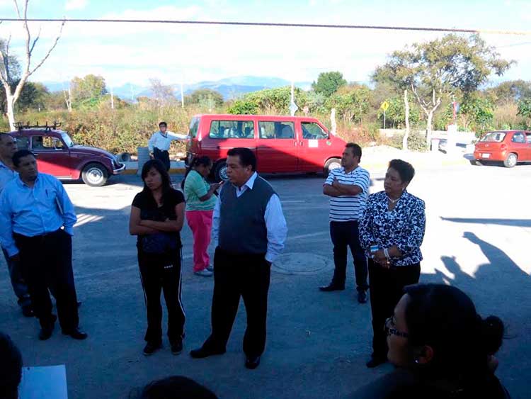 Normalistas de Tehuacán revelan amenazas por plantón