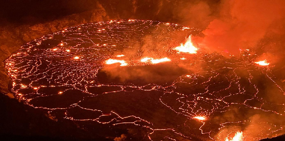 El volcán Kilauea nuevamente entra en erupción tras un fuerte terremoto