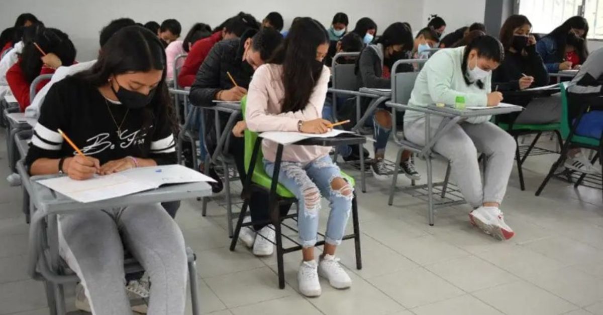 Son rechazados más de 12 mil jóvenes por no acreditar el examen Comipems