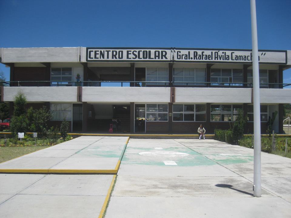 Sin agua ni drenaje, escuela de excelencia de Texmelucan