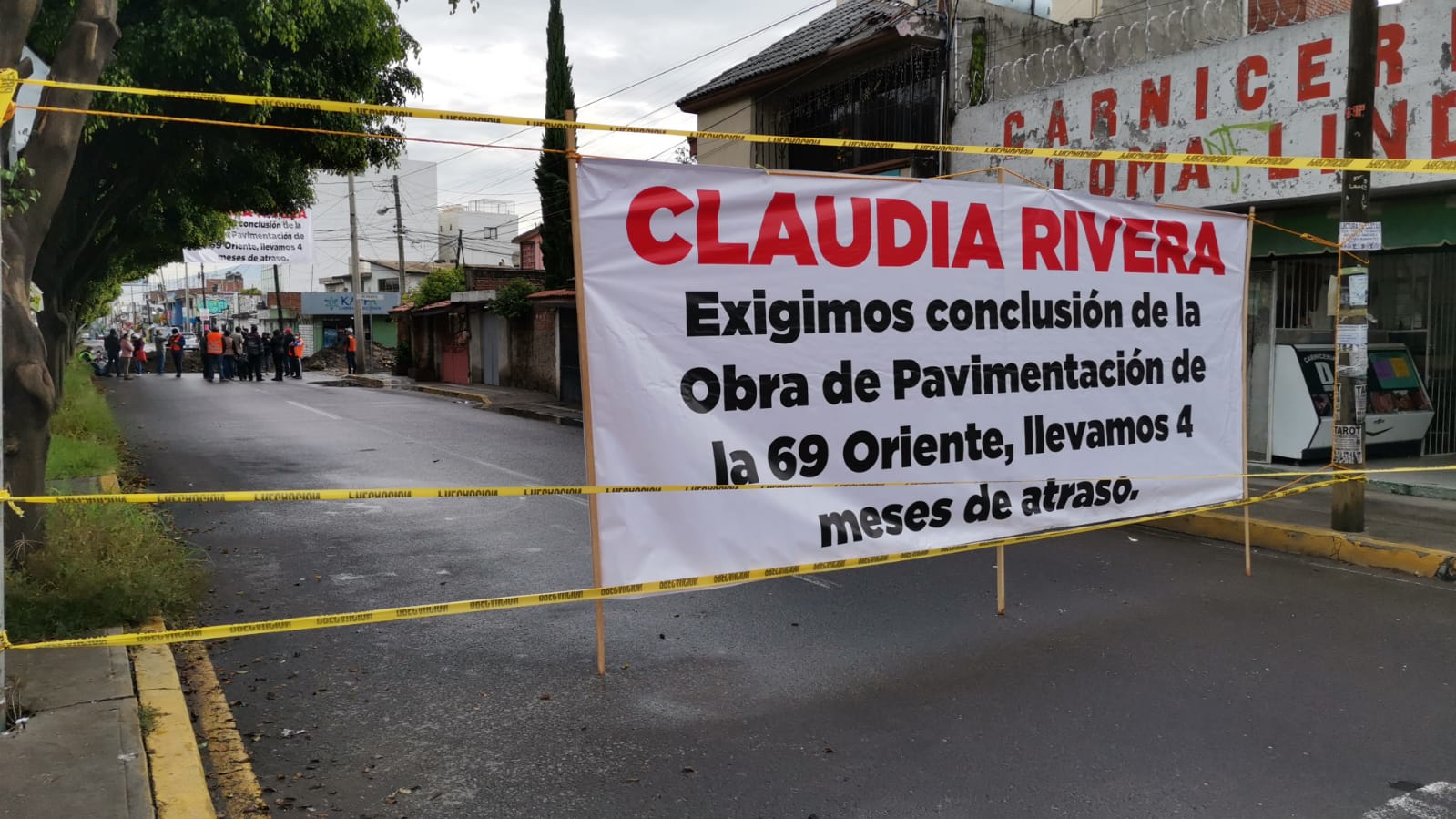 Vecinos de Villa Universitaria exigen conclusión de pavimentación