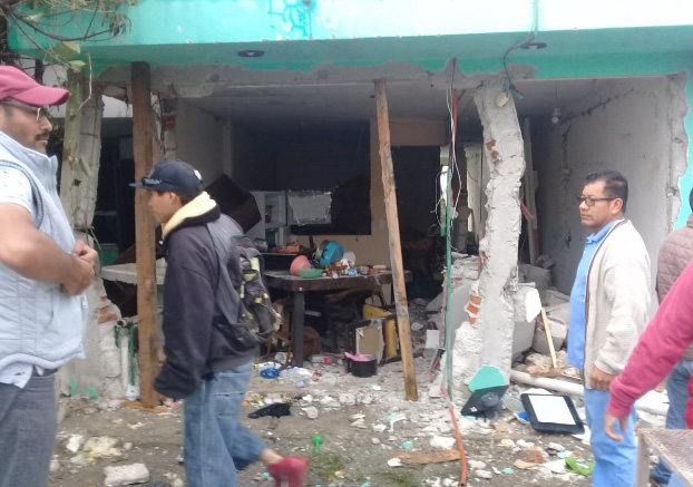 Explota tanque de gas en casa de Tlaxcalancingo; hay un herido