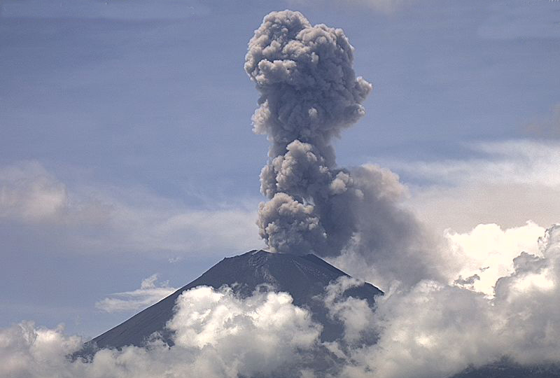 Popocatépetl registra 16 explosiones en un día