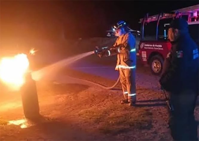 Mujer se encuentra grave en Aljojuca tras explosión de tanque de gas