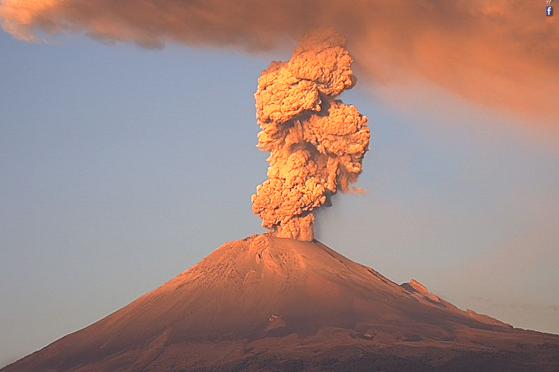 VIDEO Captan impresionantes explosiones del Popocatépetl 