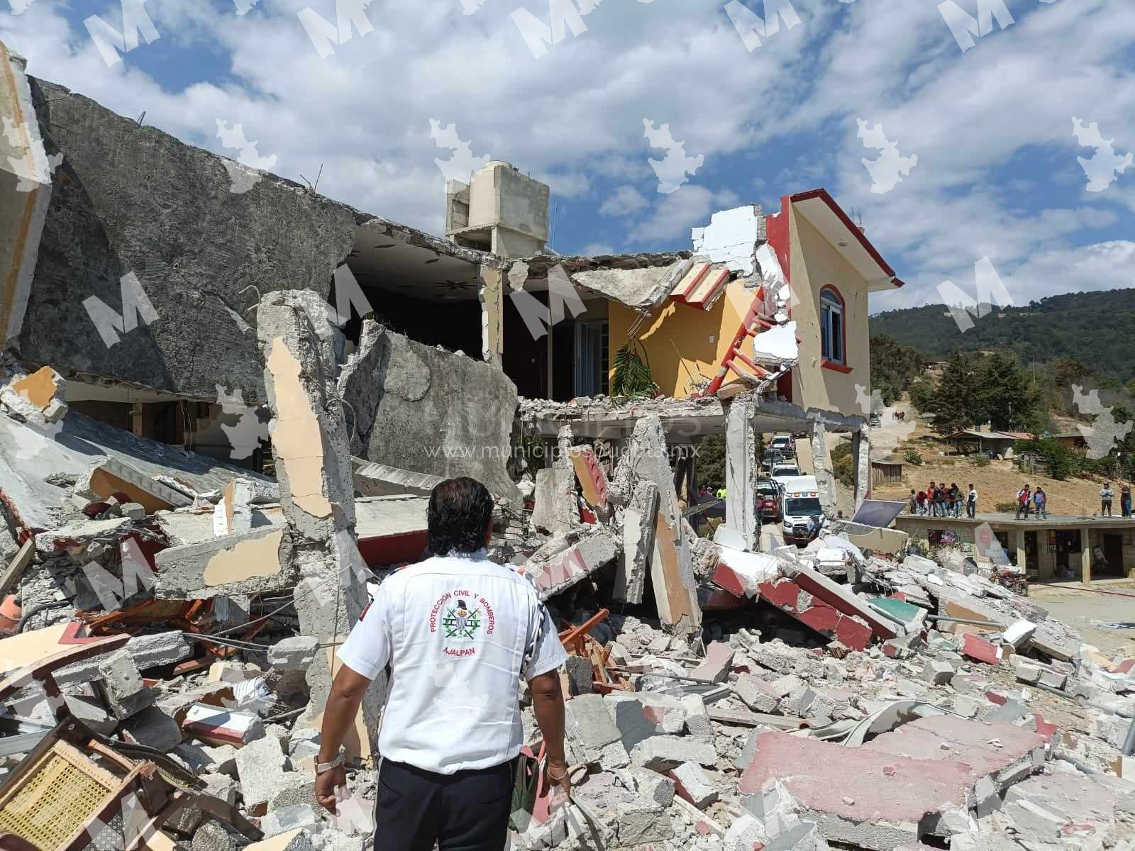 Explota vivienda en Ajalpan; hay tres personas lesionadas