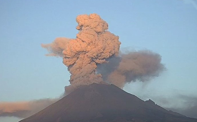 Registran 6 explosiones del Popocatépetl y 134 exhalaciones