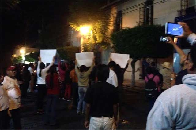 Exigen expulsar de Tehuacán a federales que desalojarían a maestros en Oaxaca