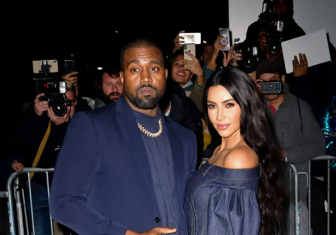 Kanye West contesta a la petición de divorcio de Kim Kardashian