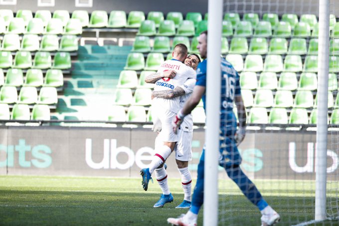 Kylian Mbappé sale lesionado de duelo ante el Metz