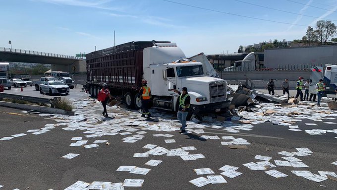 Choque múltiple en la carretera México-Querétaro deja un muerto