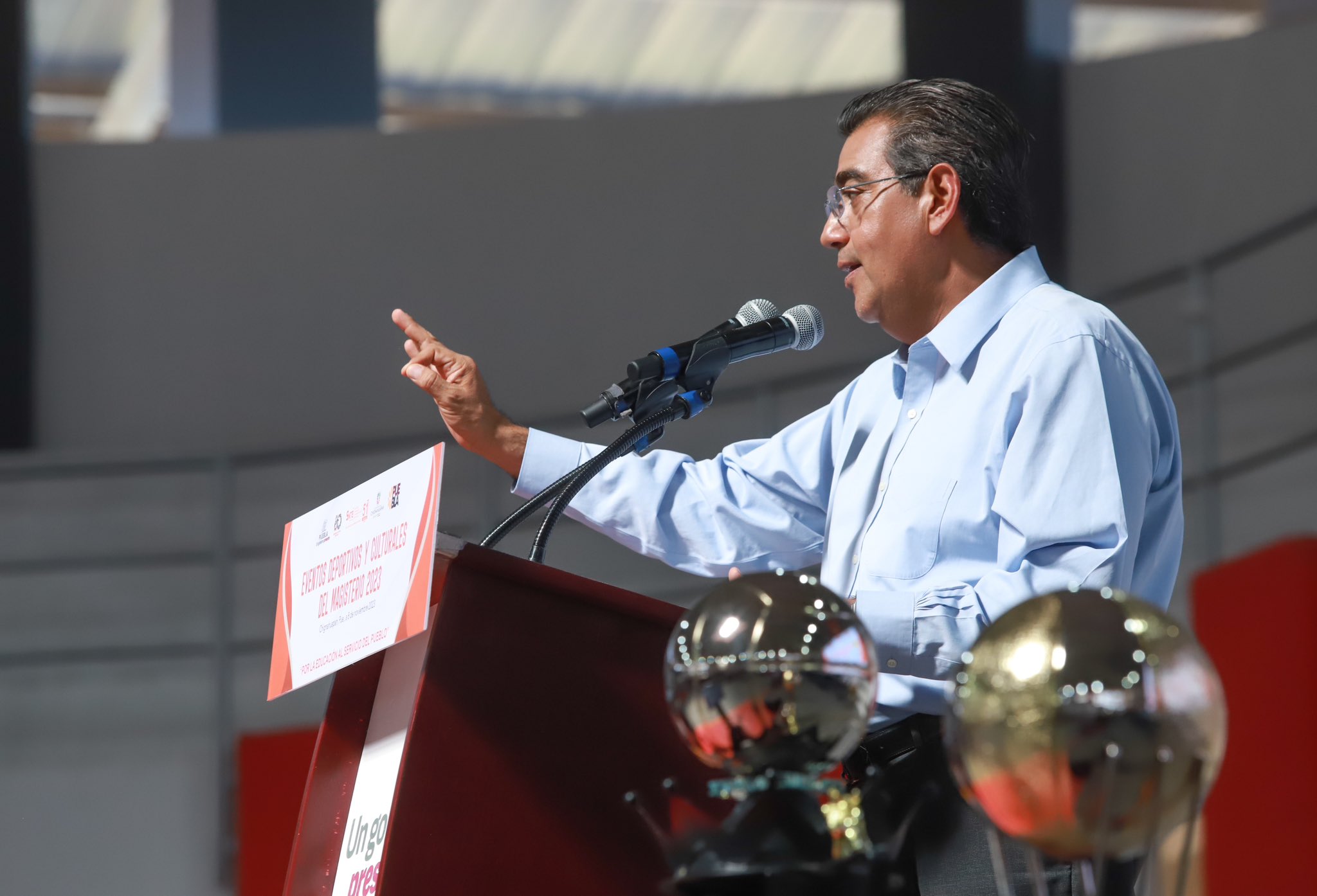 Llama Céspedes a la unidad a empresarios para luchar contra la desigualdad social