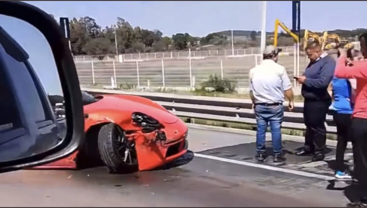 VIDEO Porsche 718 Cayman de un millón y medio de pesos queda destrozado