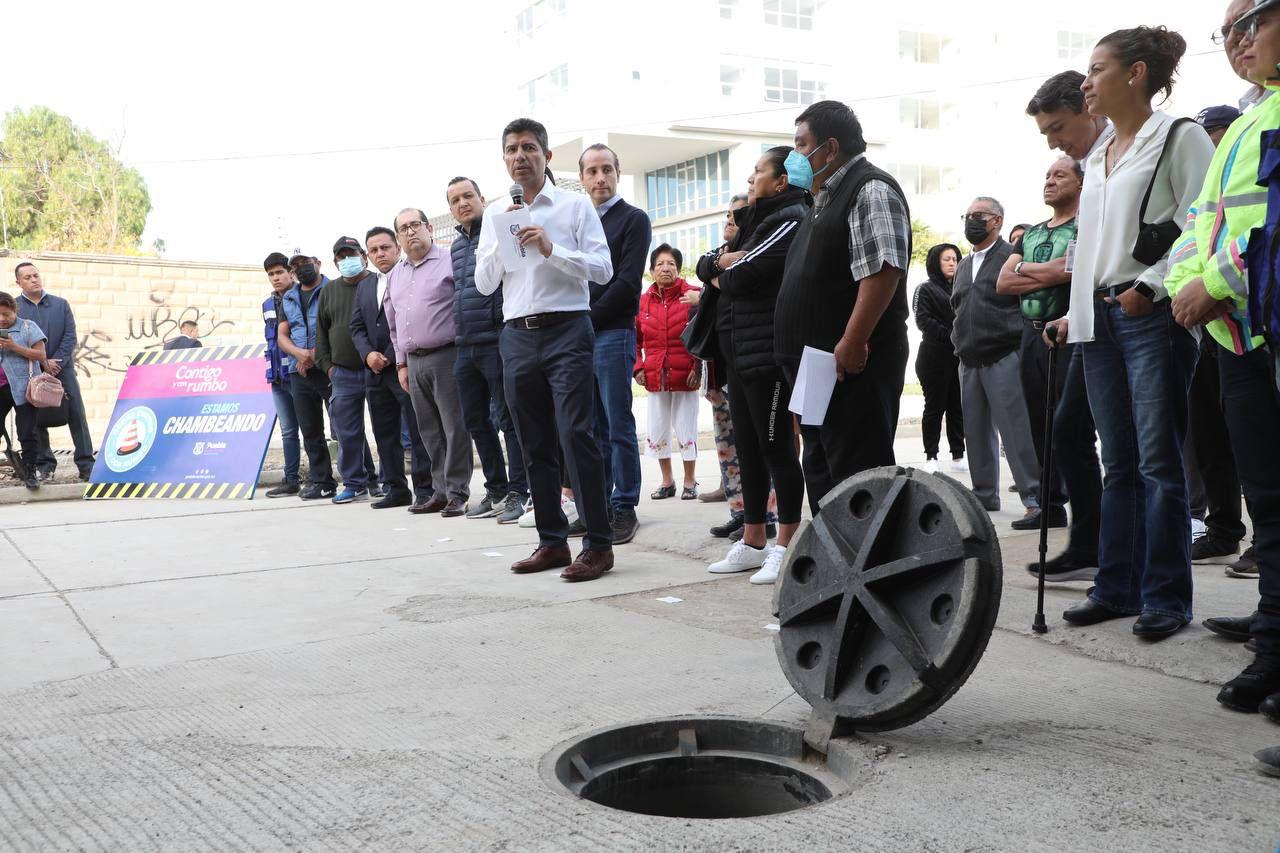 Con red pluvial, Ayuntamiento de Puebla lleva sanidad a más colonias