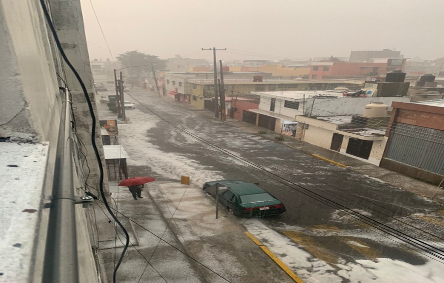 VIDEO Granizo, inundaciones, árboles caídos, esto dejó la primera lluvia de septiembre