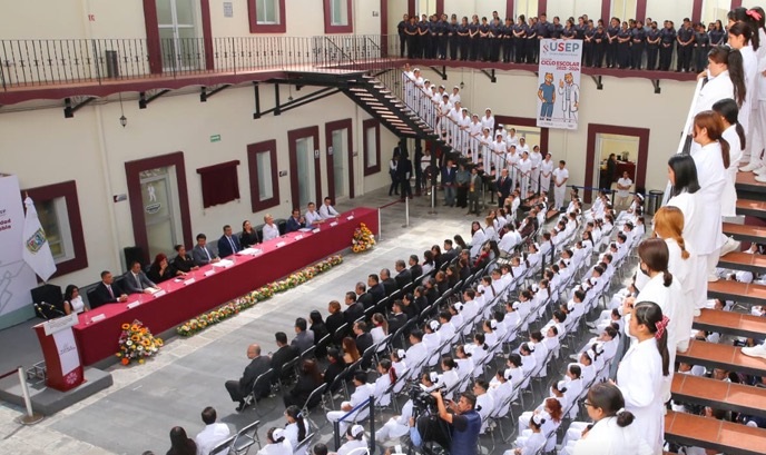 Entrega Céspedes segunda etapa de la Universidad de la Salud