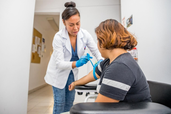 SMDIF Puebla invita a realizarse estudios médicos en su laboratorio