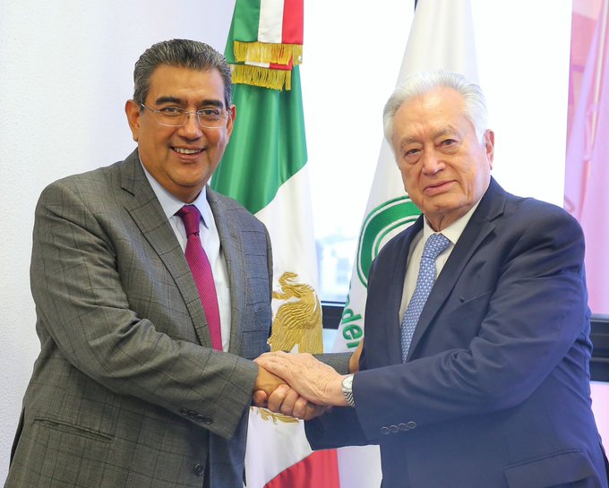 Pactan Céspedes y CFE ampliar infraestructura de energía en Puebla  